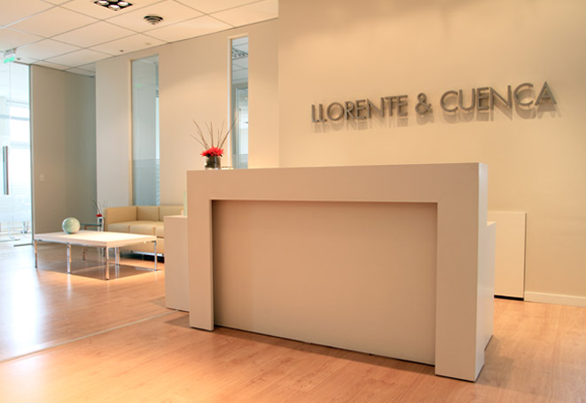Llorente & Cuenca (2010) Image 1of 7