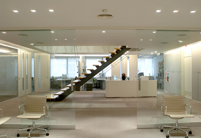 Young & Rubicam (2004-2005) Image 1of 3