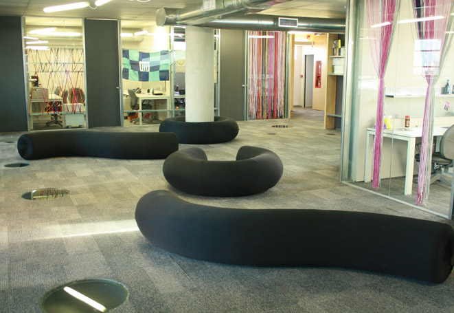 Ogilvy & Mather (2008) Image 7of 11